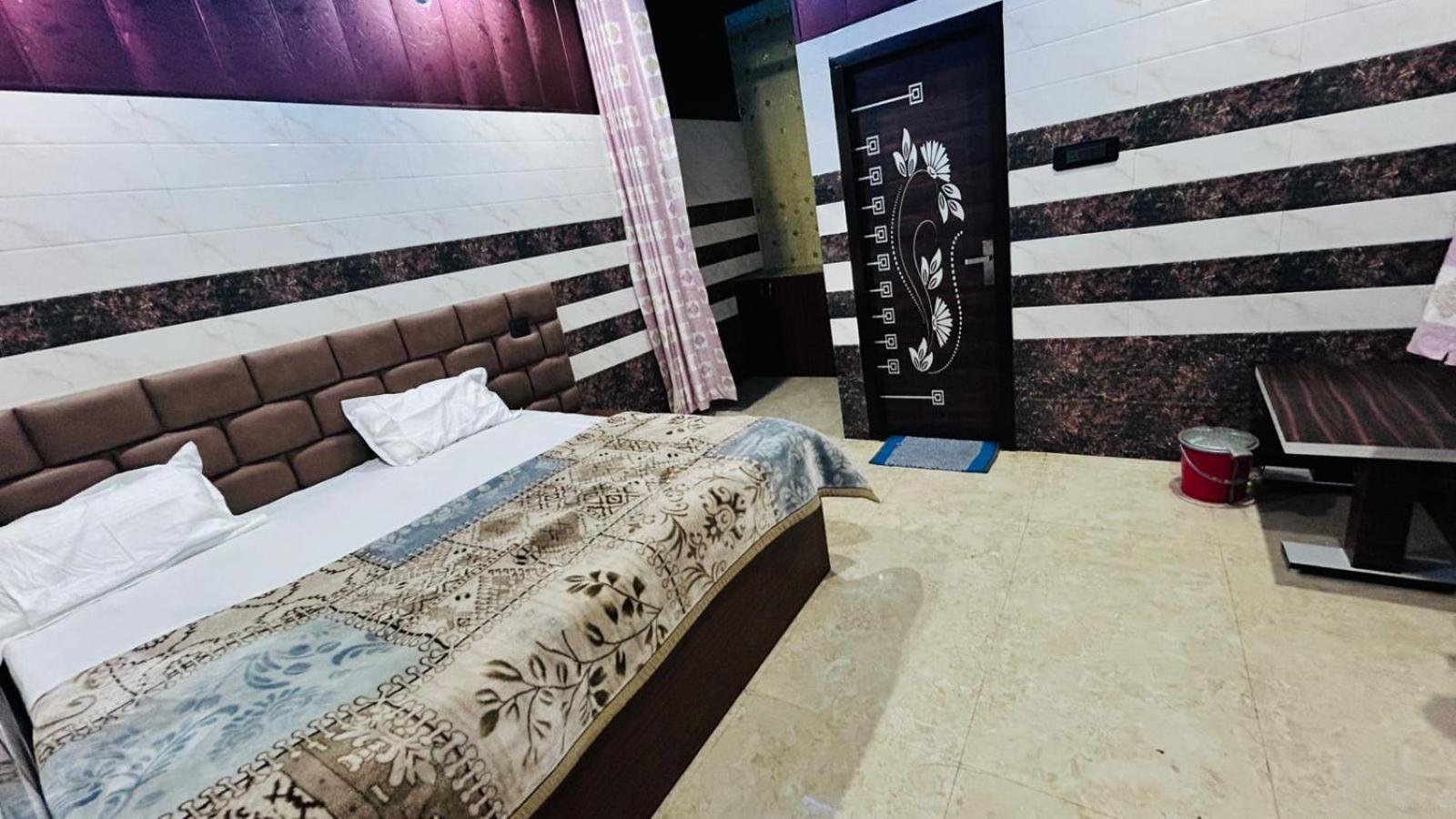 G&G Palace วรินดาวัน ภายนอก รูปภาพ